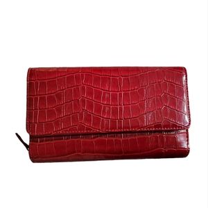 G.H. BASS & COMPANY Crocodile Wallet NWT